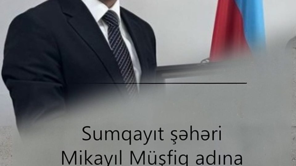 Sumqayıt 34 nömrəli məktəbin direktoru Afik İsmayılov rüşvət və dərs alverində ittiham olunur