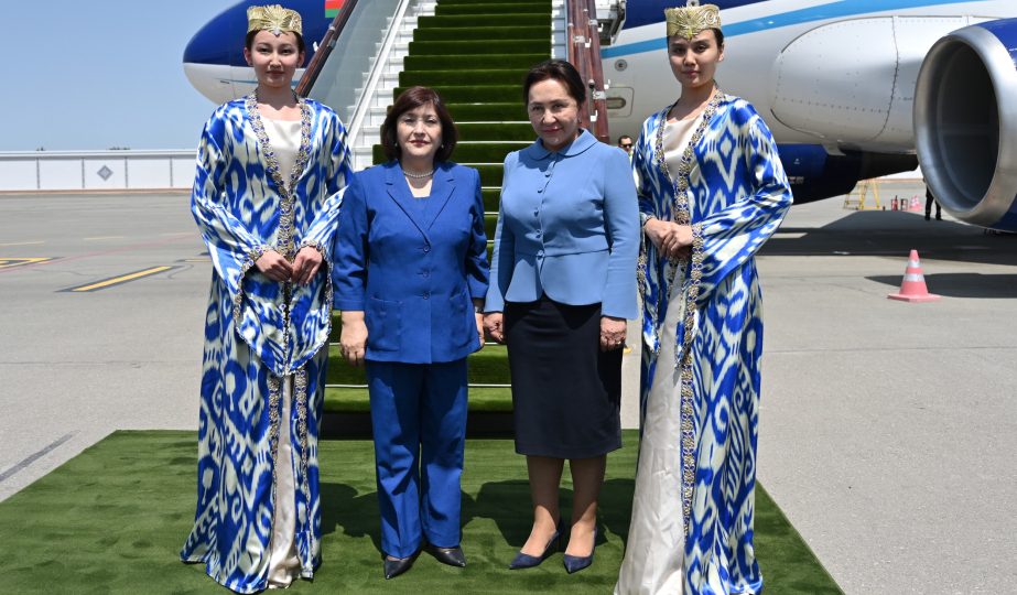 Sahibə Qafarova Özbəkistana işgüzar səfərə gedib
