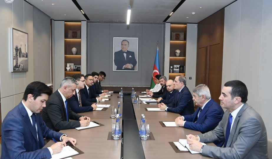Ceyhun Bayramov Özbəkistanla birgə layihələri müzakirə etdi