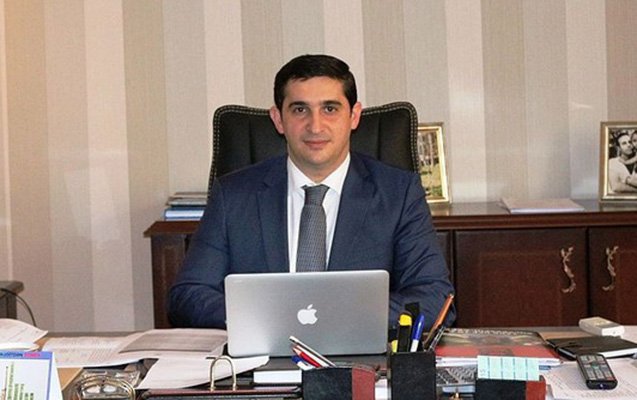 8 saylı cəzaçəkmə müəssisəsinin baş həkimi Ruslan Məmmədov məhkum ölümlərində və dərman satışında ittiham olunur