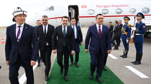 Qırğız Prezidenti Sadır Japarov Azərbaycana səfərə gəldi