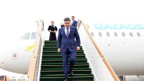 Qazaxıstanın Baş naziri Oljas Bektenov ECO Zirvə görüşü üçün Füzulidə