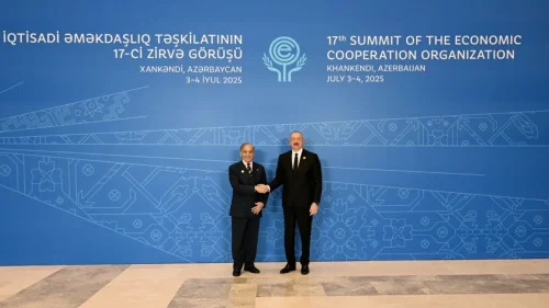 İlham Əliyev Xankəndidə ECO Zirvəsində çıxış edir