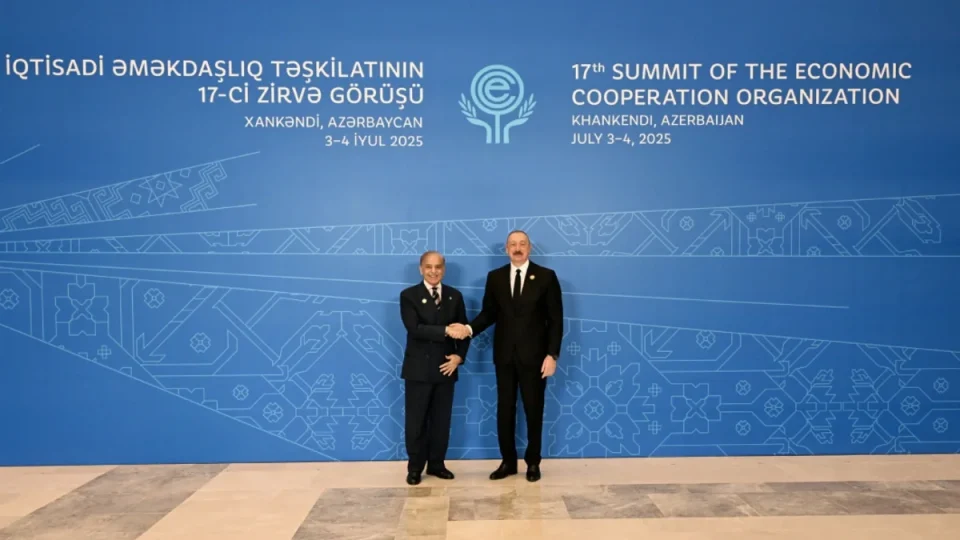 İlham Əliyev Xankəndidə ECO Zirvəsində çıxış edir