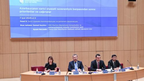 Səməd Seyidov və Ayxan Hacızadə xarici siyasət kommunikasiyası panelində